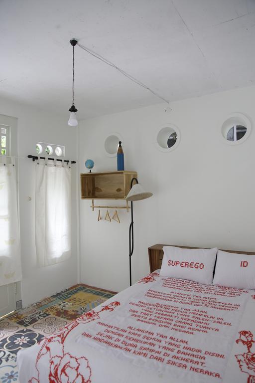 Rumah Senjakala バントル エクステリア 写真