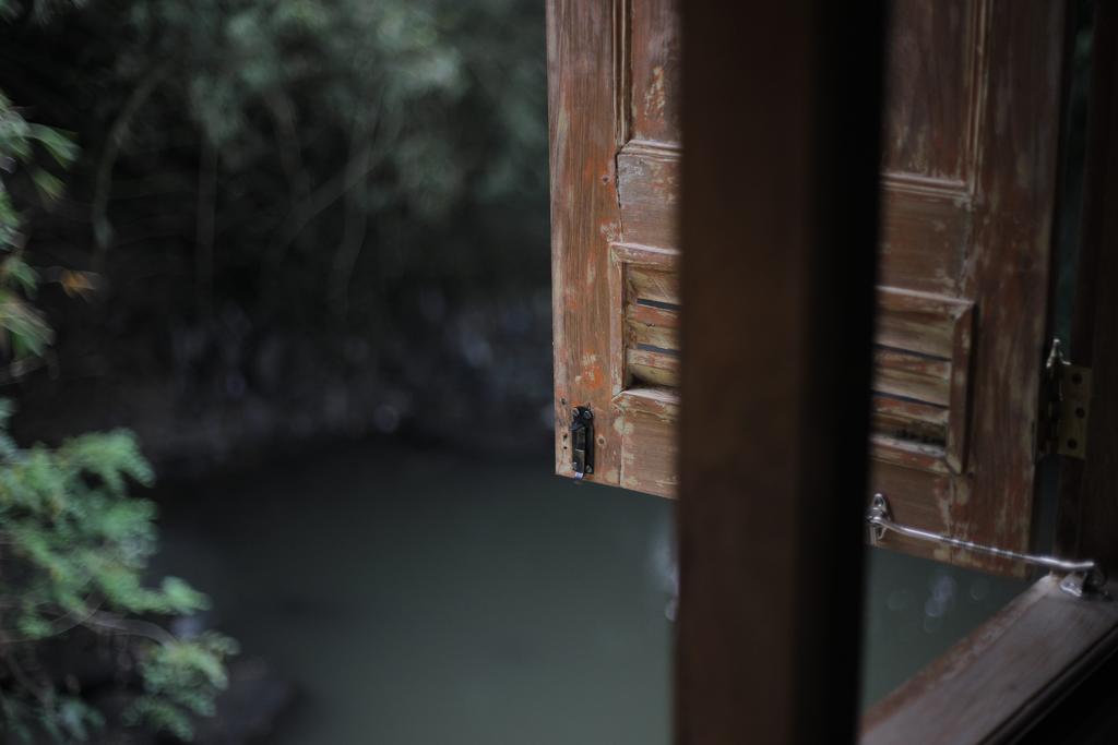 Rumah Senjakala バントル エクステリア 写真