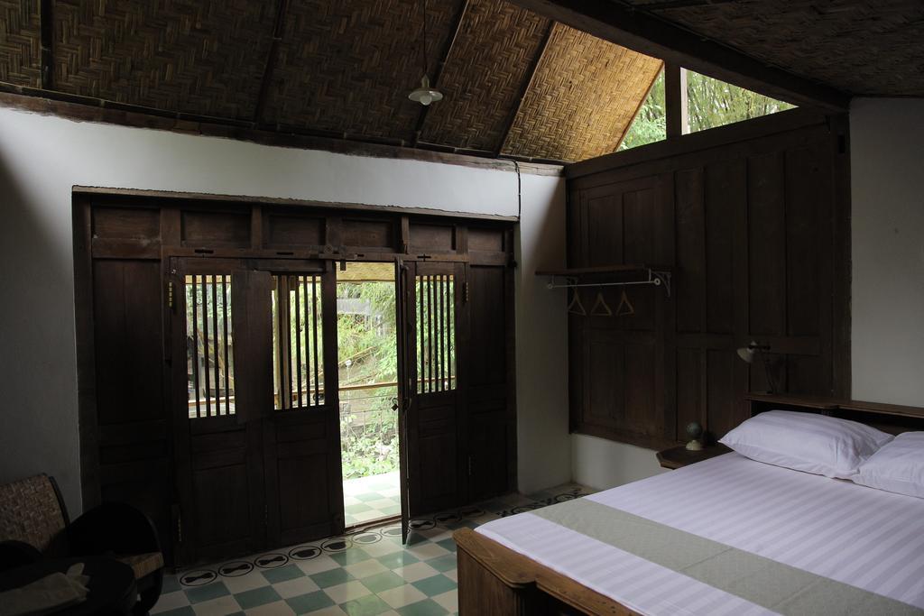 Rumah Senjakala バントル エクステリア 写真