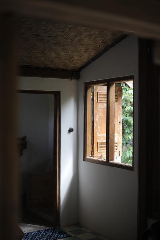 Rumah Senjakala バントル エクステリア 写真