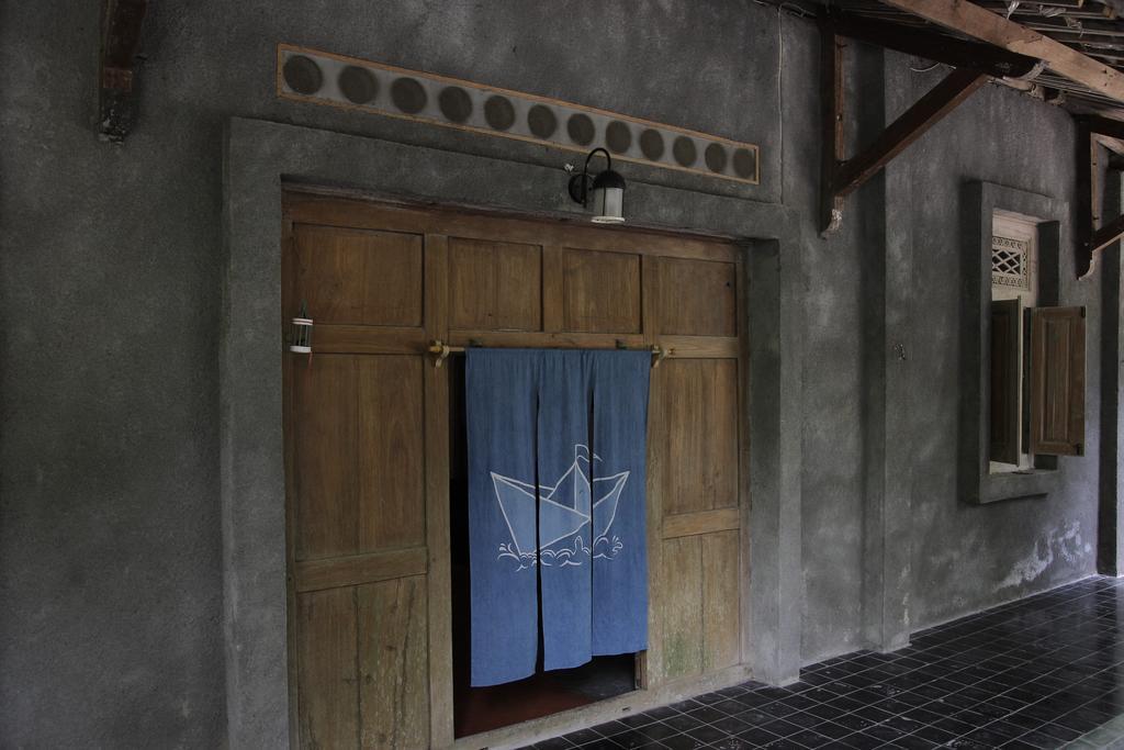 Rumah Senjakala バントル エクステリア 写真
