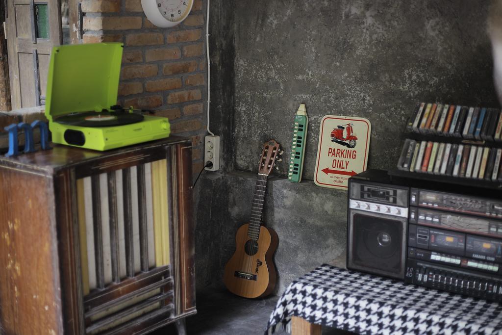 Rumah Senjakala バントル エクステリア 写真